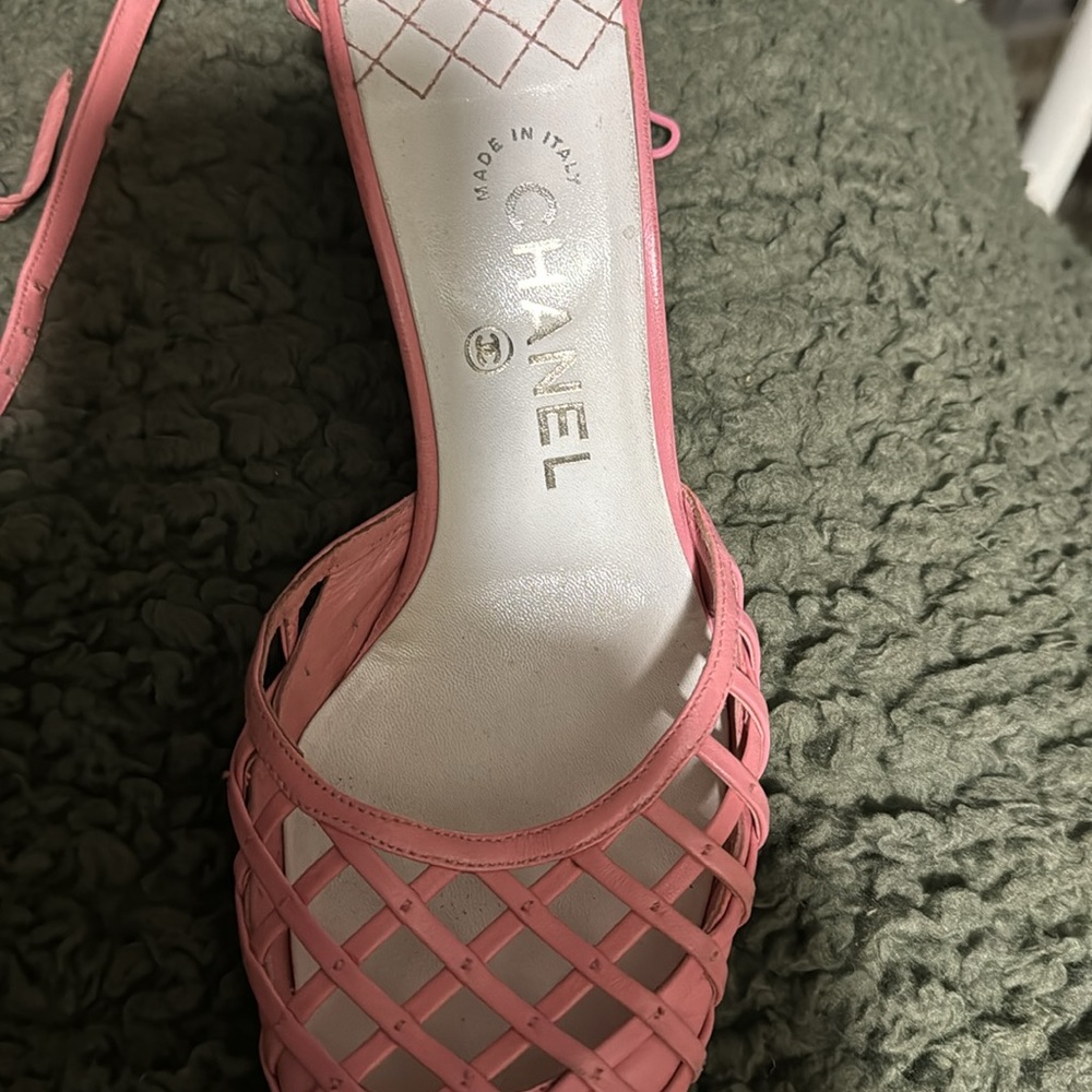 Sandals - Picture 2 of 6